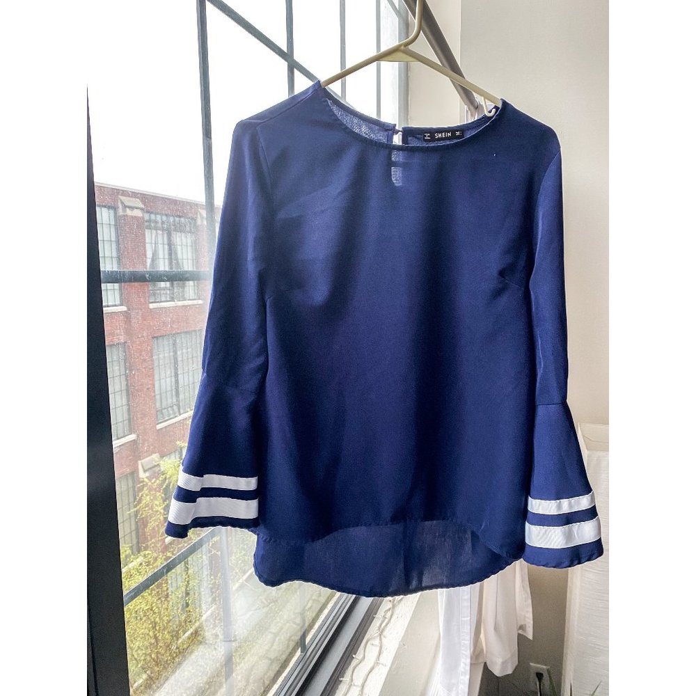 Wide sleeve top